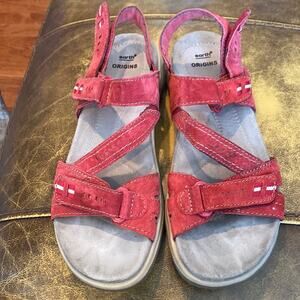 Earth red suede adjustable strap, sandals